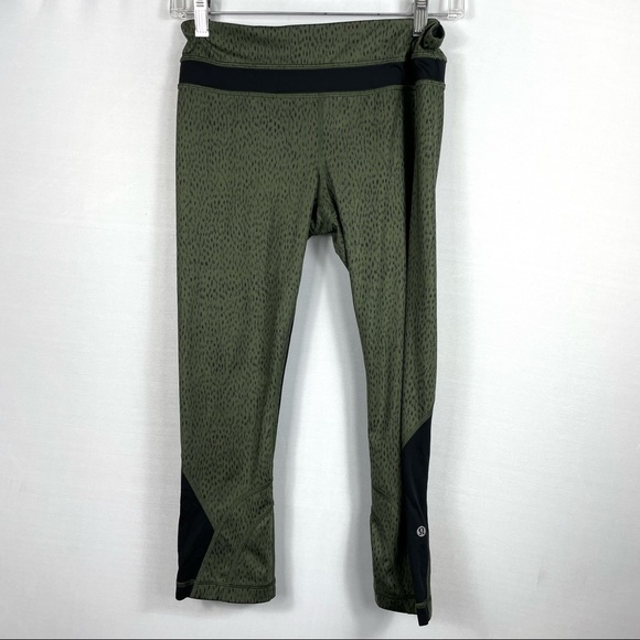Lululemon Crop Legging - Picture 2 of 8